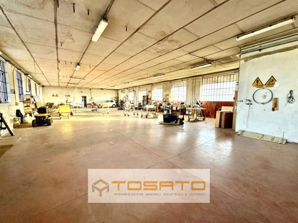 locale commerciale in vendita ad Isola Rizza