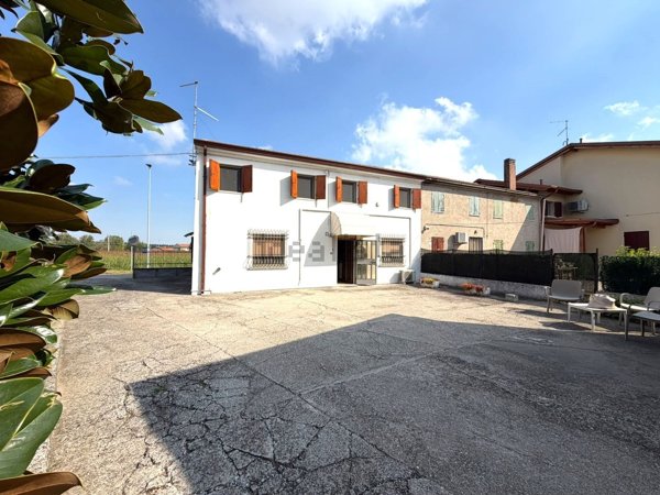 casa indipendente in vendita ad Isola Rizza