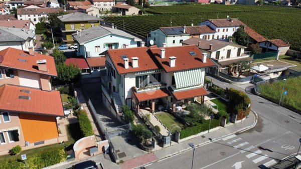 appartamento in vendita a Lavagno in zona San Pietro