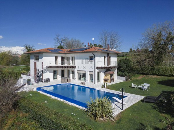 casa indipendente in vendita a Lavagno