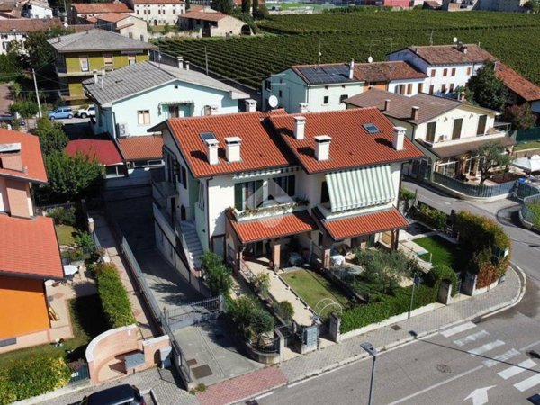 appartamento in vendita a Lavagno in zona San Pietro