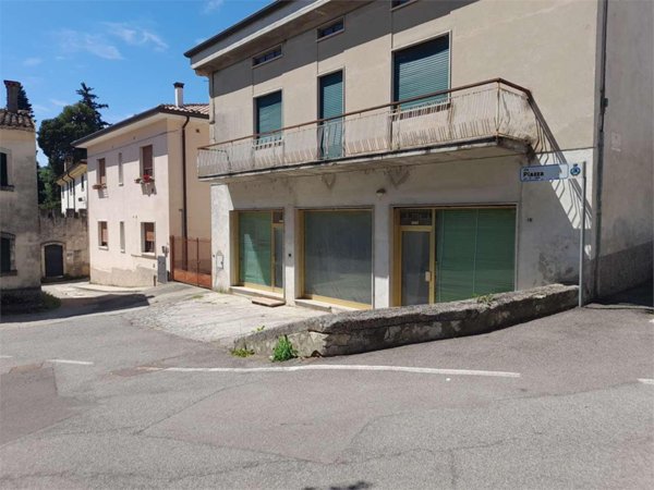 negozio in vendita a Lavagno