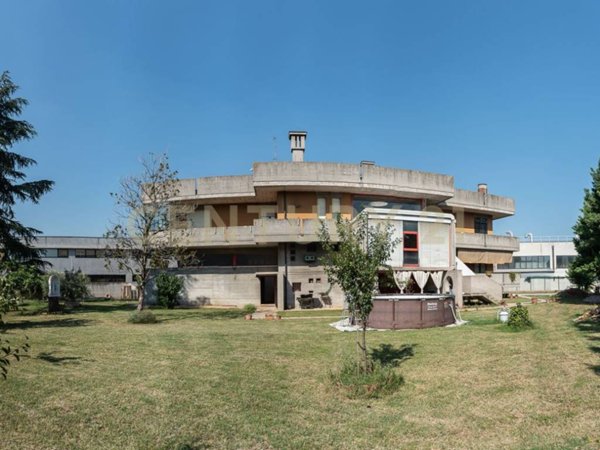 casa indipendente in vendita a Lavagno in zona Vago