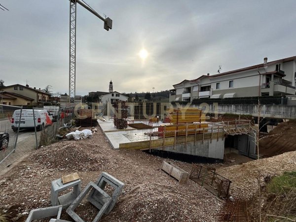 appartamento in vendita a Lavagno in zona San Pietro