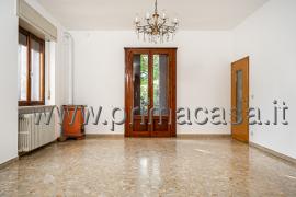 casa indipendente in vendita a Lavagno