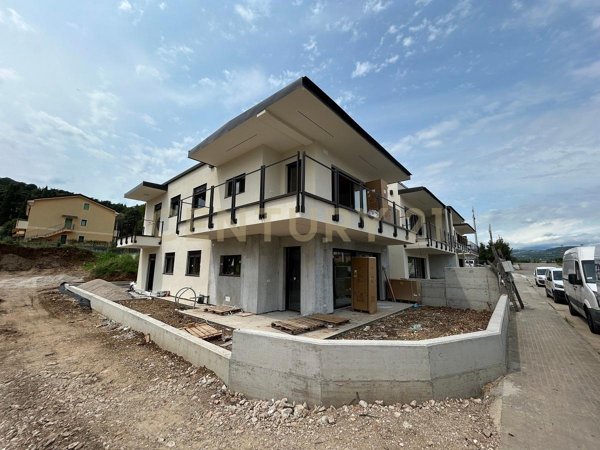 appartamento in vendita a Lavagno in zona San Pietro