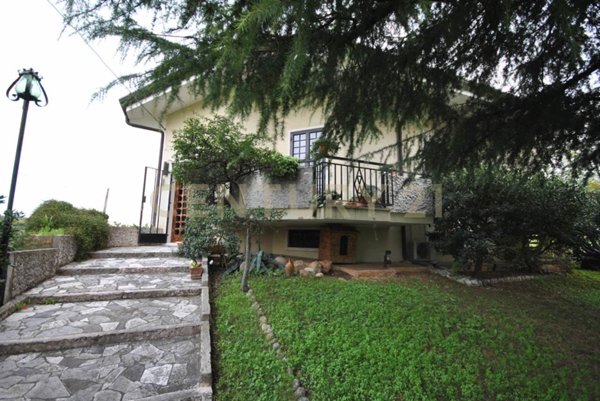 casa indipendente in vendita a Lavagno