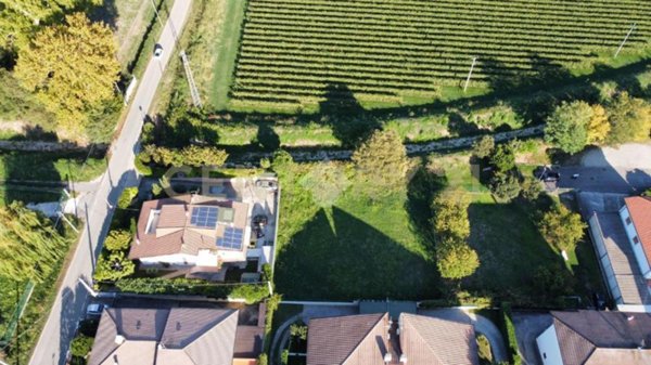 terreno edificabile in vendita a Lavagno in zona San Pietro