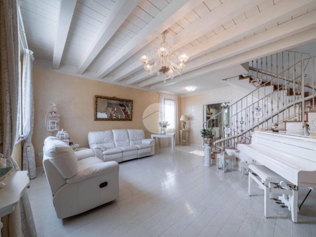 casa indipendente in vendita a Lavagno in zona San Briccio
