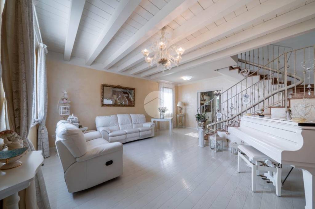 casa indipendente in vendita a Lavagno in zona San Briccio