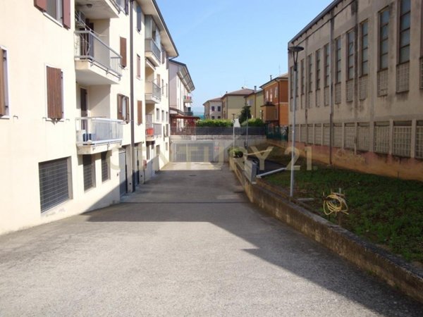 ufficio in vendita a Lavagno in zona Vago
