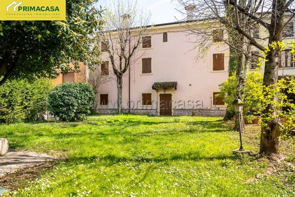 casa indipendente in vendita a Lavagno in zona Vago