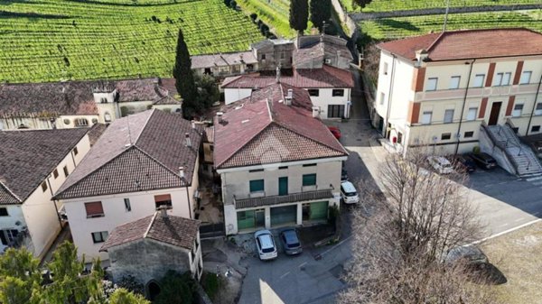 casa indipendente in vendita a Lavagno in zona San Pietro