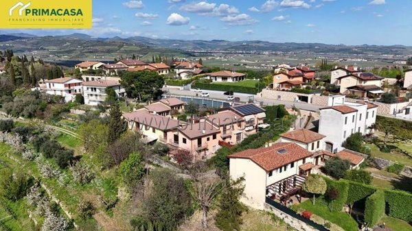 casa indipendente in vendita a Lavagno