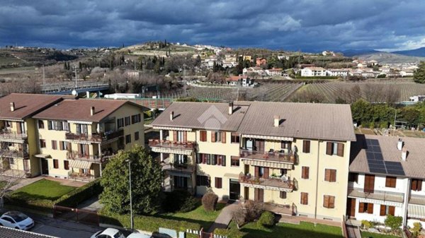 appartamento in vendita a Lavagno in zona Vago