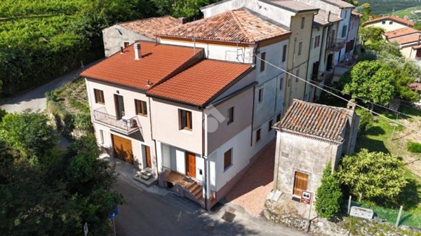 appartamento in vendita a Lavagno in zona San Briccio