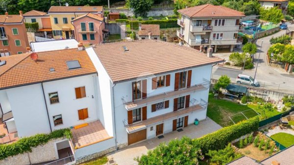 casa indipendente in vendita a Lavagno
