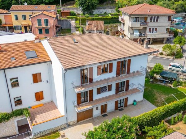 casa indipendente in vendita a Lavagno