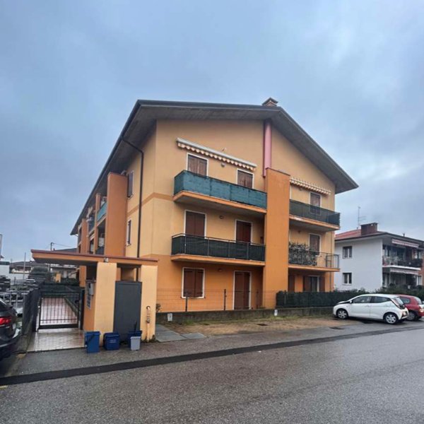 appartamento in vendita a Lavagno in zona Vago