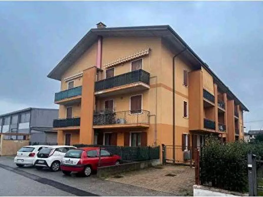 appartamento in vendita a Lavagno in zona Vago