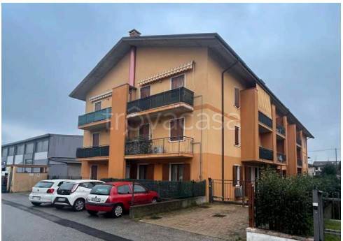 appartamento in vendita a Lavagno in zona Vago