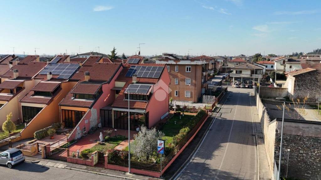 casa indipendente in vendita a Lavagno in zona Vago