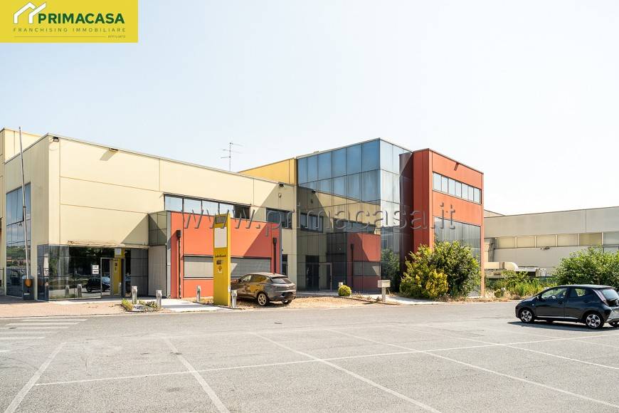 negozio in vendita a Lavagno in zona Vago