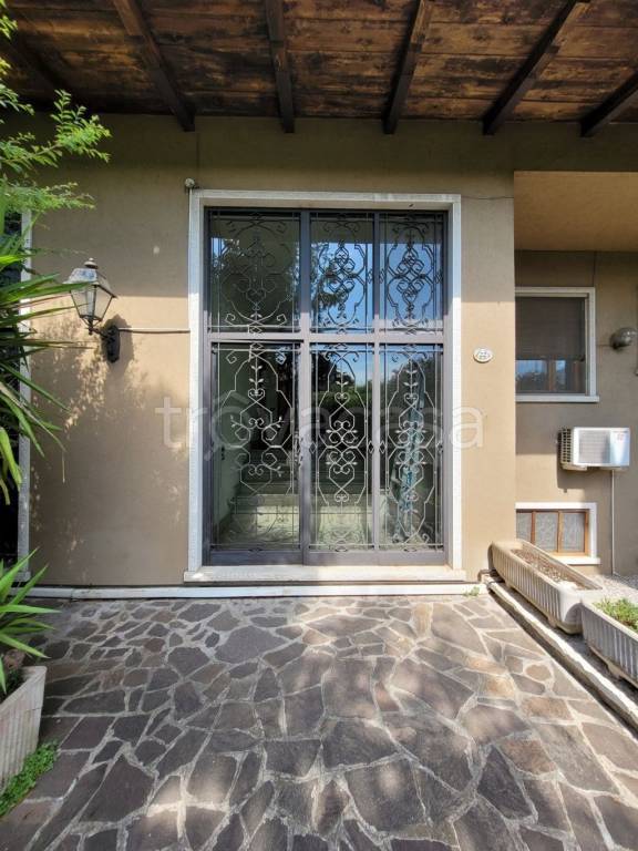 casa indipendente in vendita a Lavagno