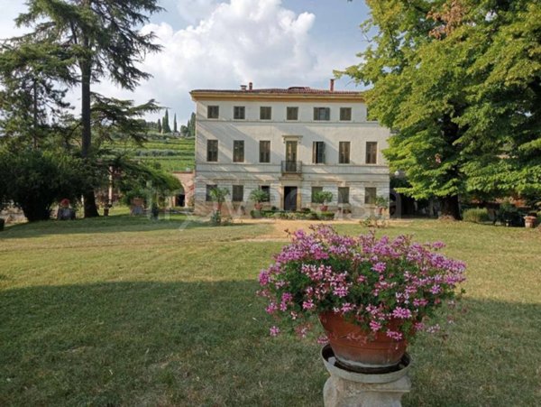 casa indipendente in vendita a Lavagno
