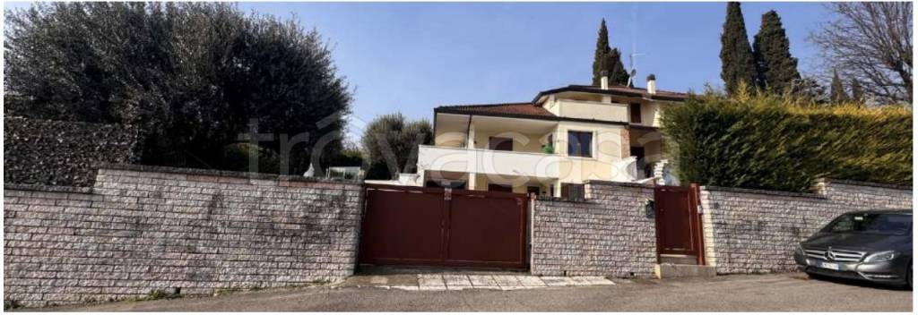 casa indipendente in vendita a Lavagno