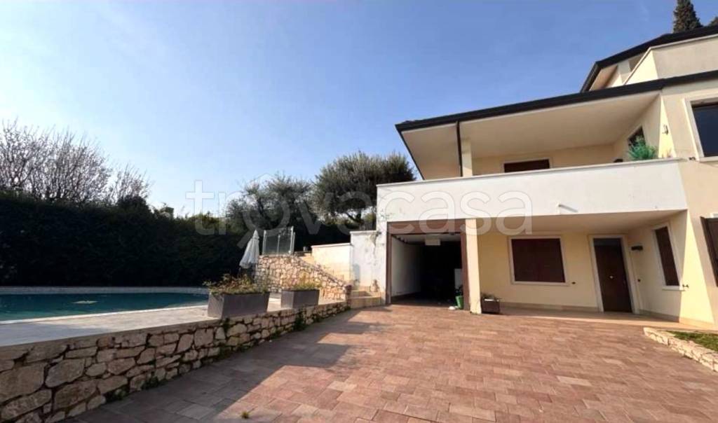 casa indipendente in vendita a Lavagno
