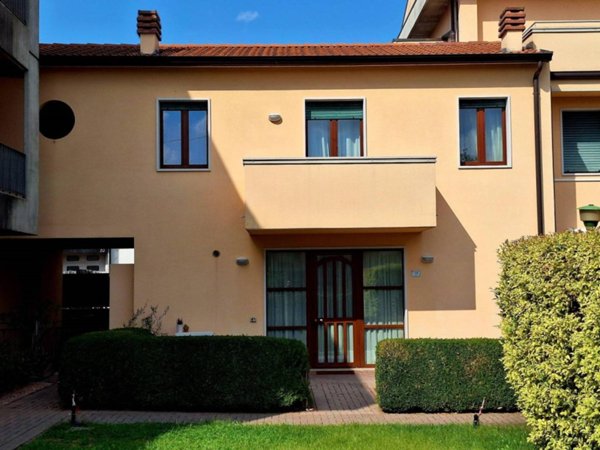 appartamento in vendita a Lavagno in zona Vago