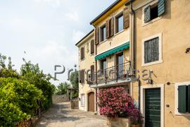 casale in vendita a Lavagno in zona San Briccio
