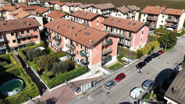 appartamento in vendita a Lavagno in zona San Pietro