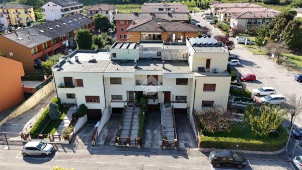 casa indipendente in vendita a Lavagno