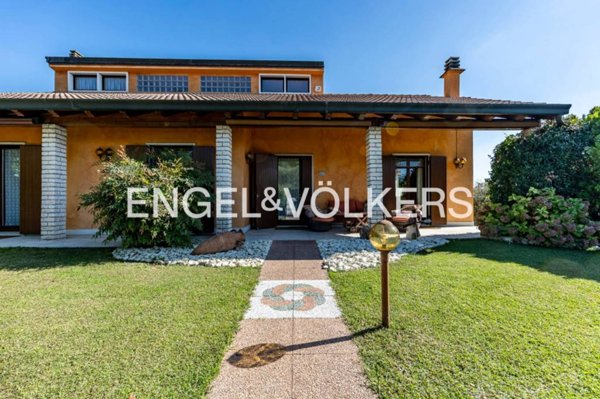 casa indipendente in vendita a Lavagno