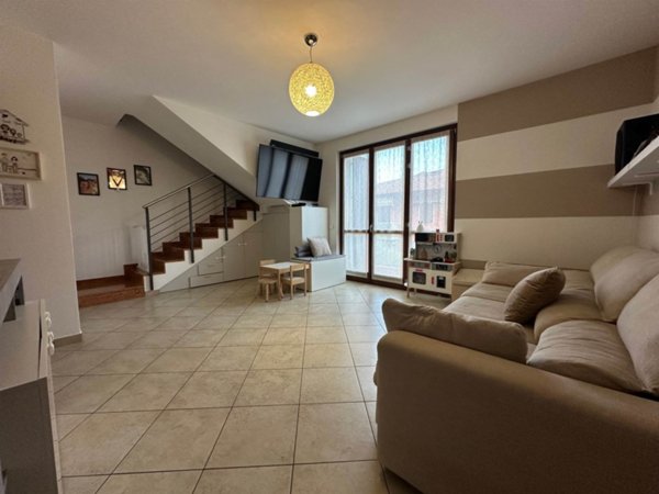 appartamento in vendita a Lavagno in zona Vago