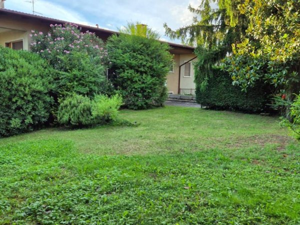 casa indipendente in vendita a Lavagno