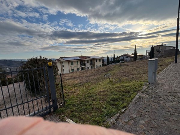 casa indipendente in vendita a Lavagno in zona San Briccio