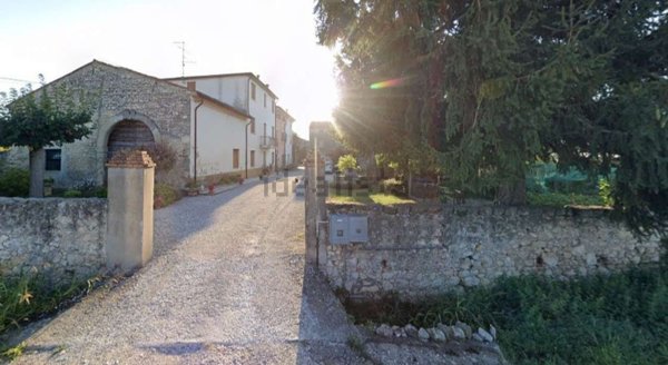 casa indipendente in vendita a Lavagno