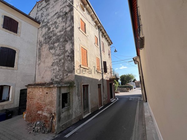 pentavano in vendita a Lavagno in zona San Briccio