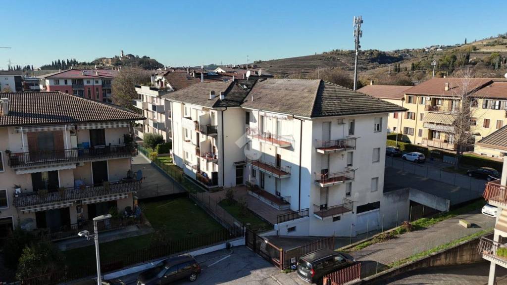 appartamento in vendita a Lavagno in zona Vago