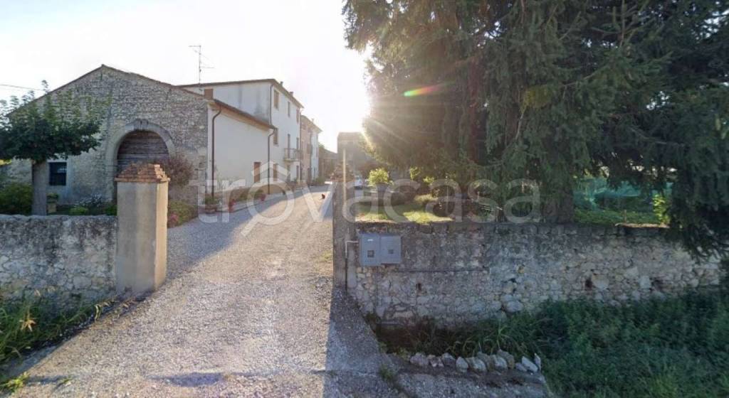 casa indipendente in vendita a Lavagno