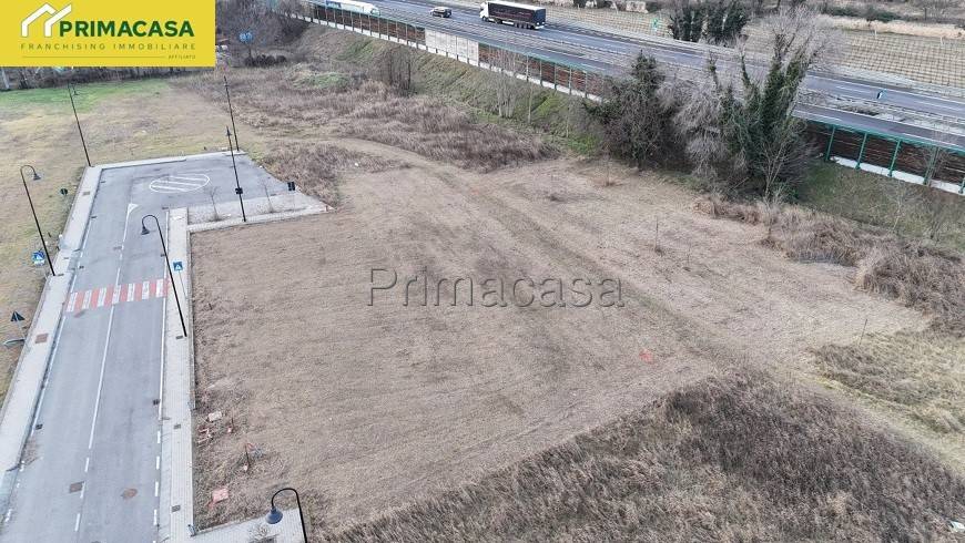 terreno edificabile in vendita a Lavagno