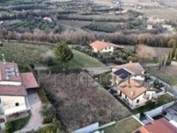 terreno edificabile in vendita a Lavagno