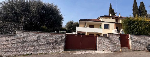 casa indipendente in vendita a Lavagno