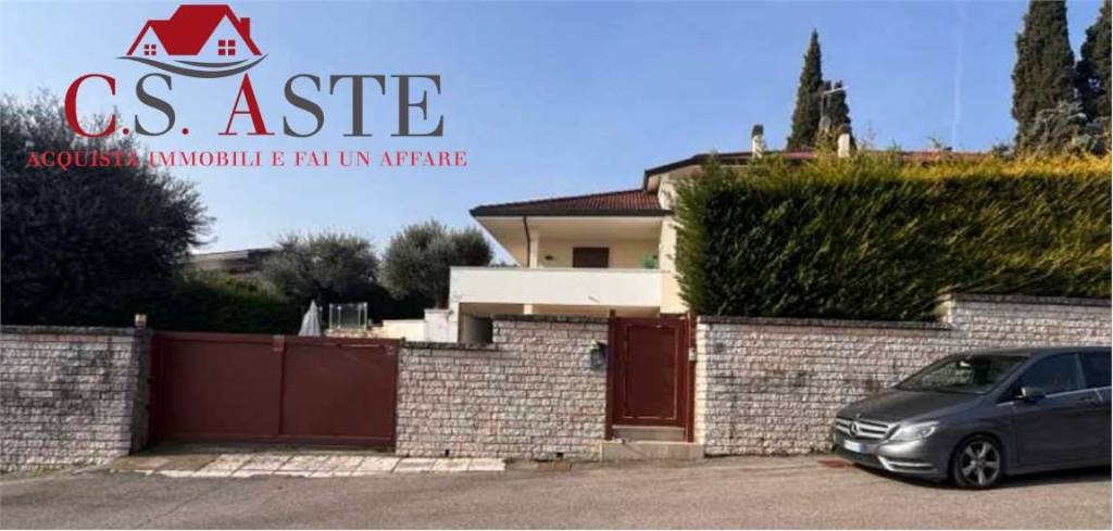 casa indipendente in vendita a Lavagno