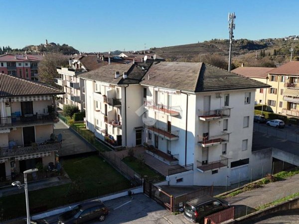 appartamento in vendita a Lavagno in zona Vago