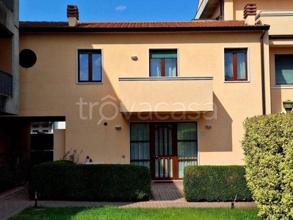 appartamento in vendita a Lavagno in zona Vago