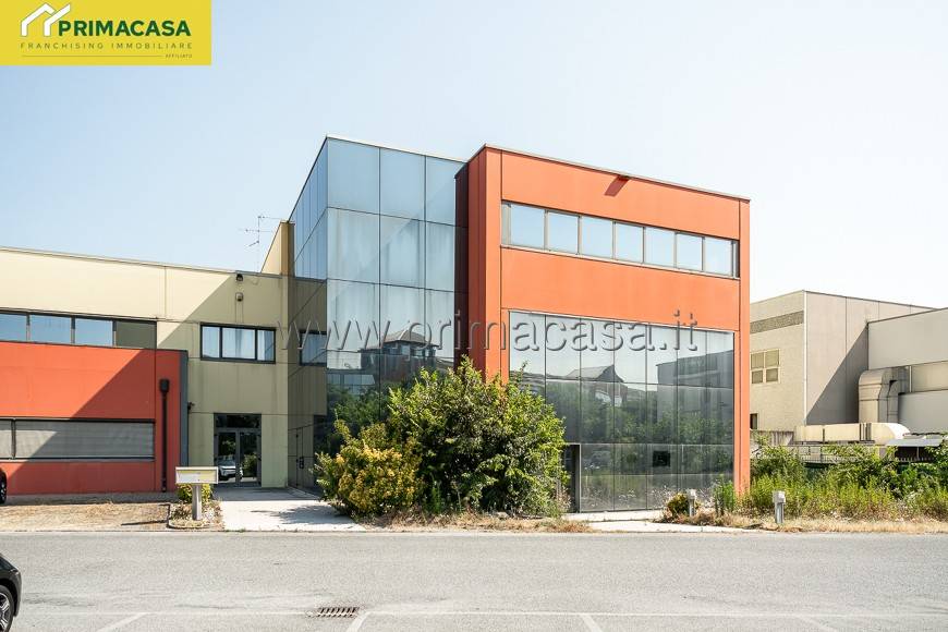 ufficio in vendita a Lavagno in zona Vago